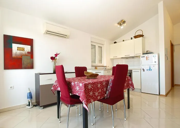 Majda 1932 פאז'אנה