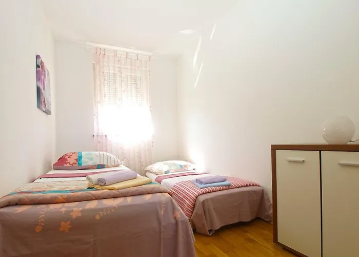 Apartment Majda 1932 *