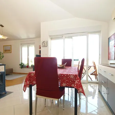Apartment Majda 1932 Fazana