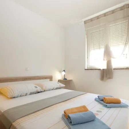 Apartment Majda 1932 Fazana