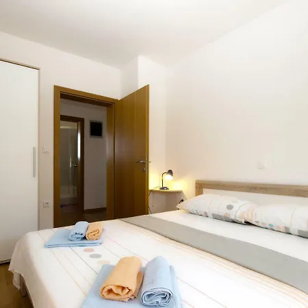 Apartment Majda 1932 Fazana